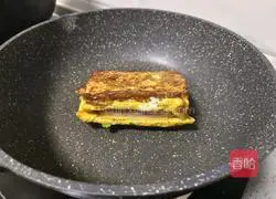 Illustration of how to make toast with eggs 15