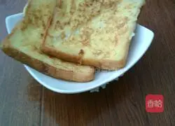 Illustration of how to make toast with fried eggs 7