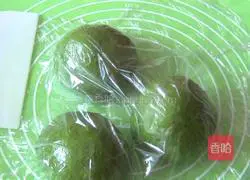 Illustration of how to make matcha toast bread 15