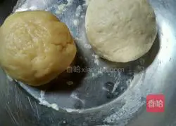 Illustration of how to make bean paste mooncakes 1
