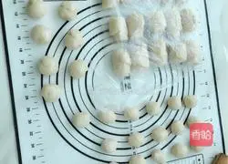 Illustration of how to make mustard vegetable and fresh meat mooncakes 6