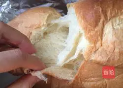 Illustration of how to make light butter toast 17