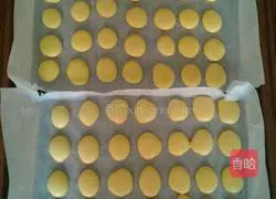 Illustration of how to make egg yolk biscuits 10