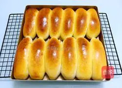 Illustration of how to make milk-flavored steamed buns 16