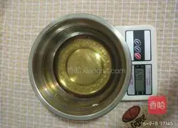 Illustration of homemade moon cake red bean paste filling, mung bean paste filling, pineapple filling and five kernel filling 3