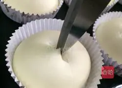 Illustration of how to make Raisin and Coconut Soaked Bread 10