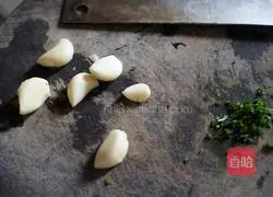 Illustration of how to make garlic French buns 1