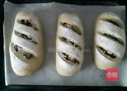 Illustration of Matcha and Red Date Hard Leba Bread 19