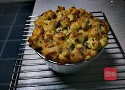 Illustration of how to make Tang Renshen Sausage Hand-Teared Bread 17