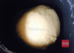 Illustration of how to make crispy and fresh meat and pickled mustard mooncakes 1