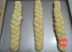 Illustration of how to make braided bread (Polish variety) 11