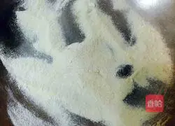 Illustration of how to make custard snowskin mooncakes 3