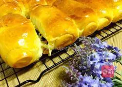 Illustration of how to make cheese and meat floss bread 12