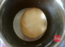 Illustration of how to make lotus paste and egg yolk mooncakes 6