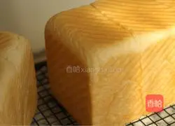 Illustration of how to make light butter toast 20