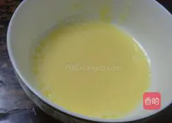 Illustration of how to make egg yolk biscuits 4