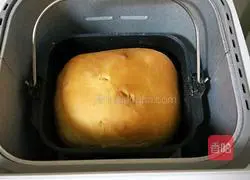 Illustration of how to make homemade French bread 9