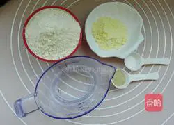 Illustration of half-moon soft-core bread 1