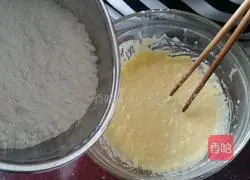 Illustration of how to make small square biscuits 6