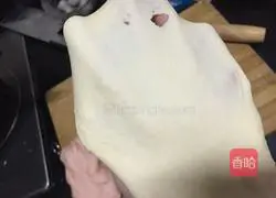 How to make chocolate two-color toast Illustration 4