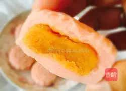 Illustration of how to make custard snowskin mooncakes 16