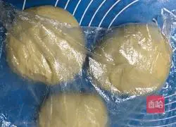 Illustration of how to make dried cranberry toast 6