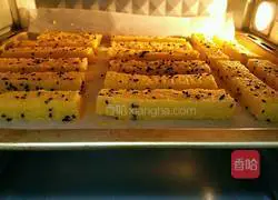 Illustration of how to make golden bread sticks 7