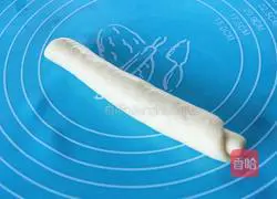 Sausage Bread Recipe Illustration 8