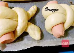 Cute Rabbit Ham Bread Recipe Illustration 10