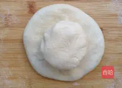 Illustration of how to make fresh meat mooncakes 8