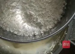 Illustration of how to make egg yolk biscuits 6