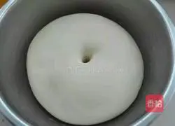 Illustration of how to suck bread 4