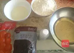 Illustration of how to make egg yolk and bean paste mooncakes 1