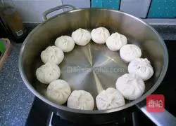 Illustration of how to make fried buns 9