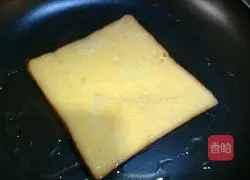 Illustration of how to make toast with fried eggs 5