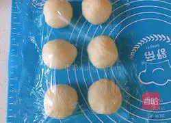 Illustration of how to make bean paste bread 7