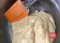 Illustration of how to make yellow lotus seed paste mooncakes 2