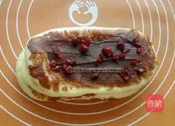 Illustration of making bean paste and cranberry toast 7