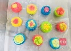 Illustration of how to make colorful snow-skin mooncakes 7