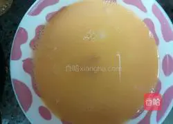 Illustration of how to make egg-fried banana toast 1