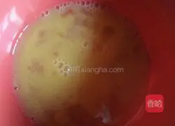 Illustration of how to make fish-filled egg toast rolls 2