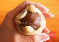 Egg yolk white lotus paste Illustration of making moon cakes 7