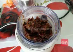 Illustration of how to make jujube paste mooncake filling 4