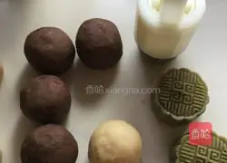Illustration of how to make Peach Mountain Skin Mooncakes 8