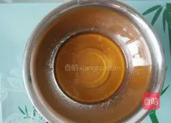 Illustration of how to make pumpkin filling mooncakes 1