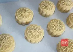 Illustration of how to make bean paste mooncakes (10-head mooncakes) 9
