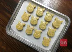 Illustrations of how to make cartoon mooncakes for children 9