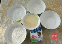 Illustration of how to make snow-skin mooncakes 1