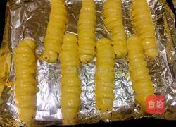 Caterpillar Bread Recipe Illustration 17