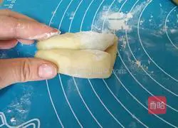 Illustration of how to make salad ham bread 7